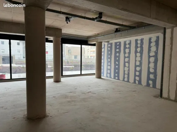 LOCAL COMMERCIAL 174 m² BEZIERS