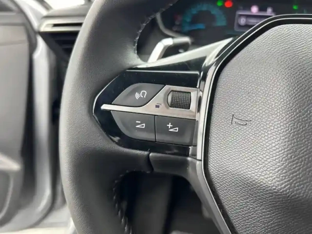Peugeot 208 hybrid 100 e-dcs6 — photo 18