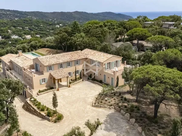 Villa 550 m²