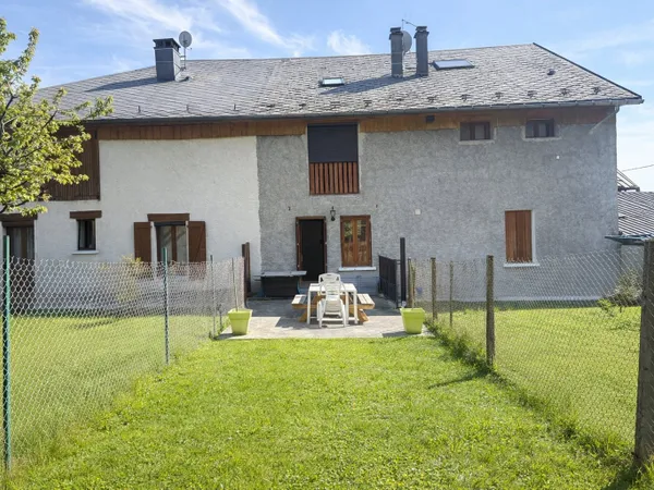 GRANDE MAISON 6 CHAMBRES - 196 m2 + COMBLES FORT POTENTIEL