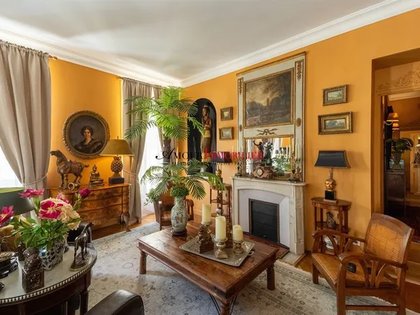 Appartement 5 pièces 141 m²