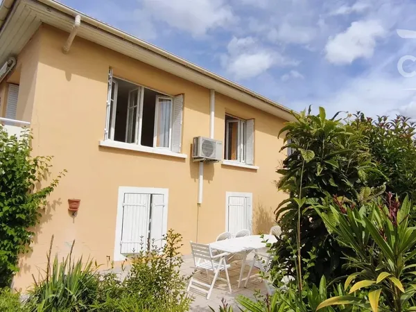 maison de caractère avec jardin clos