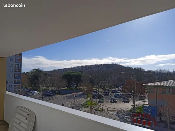 Toulouse - T3 de 66 m² (2018) avec balcon sud de 15 m², parking, à 300 m du métro B