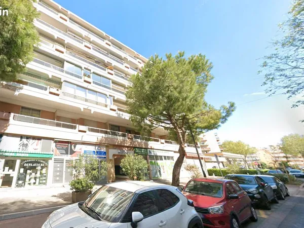 Spacieux T2 de 49 m² + véranda à 5 min à pied des plages - Juan-les-Pins
