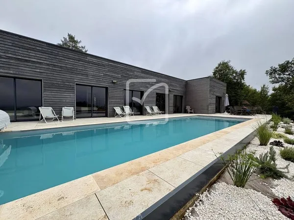 Maison de plain-pied 5 pièces 140 m²