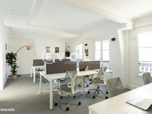 Bureau 163 m²