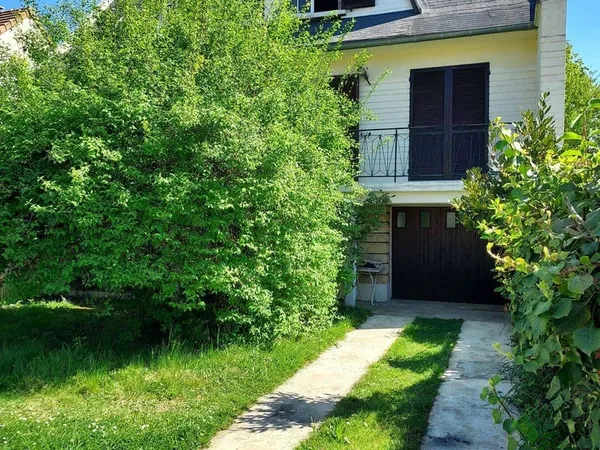 Maison 7 pièces 250 m²