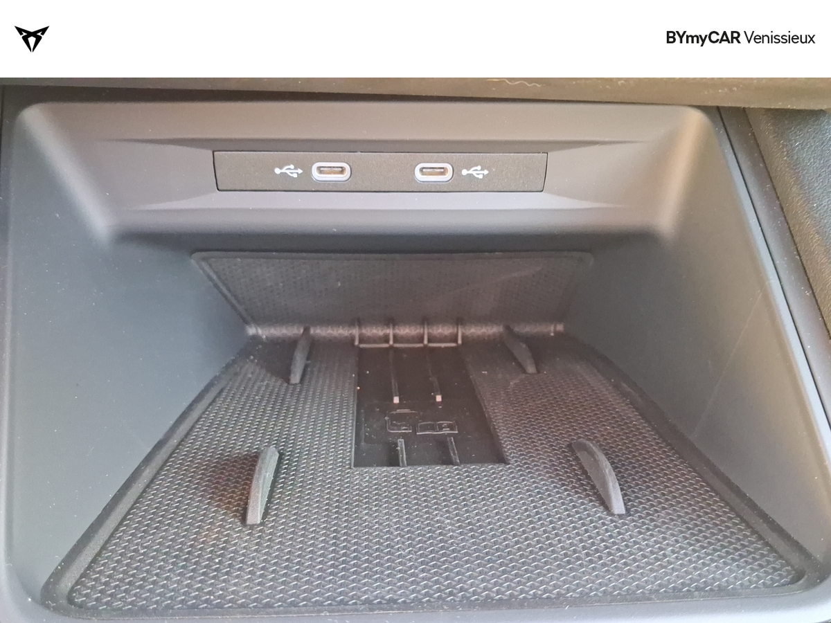 Cupra Leon 1.5 eTSI Hybrid 150 ch DSG7 — photo 20