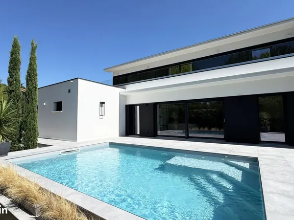 Coublevie - Villa d'architecte 170 m² - 4 ch + bureau, garage double, annexe , piscine