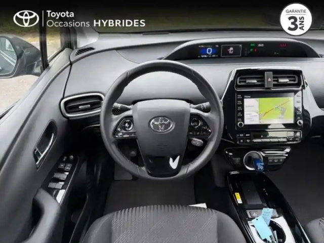 Toyota Prius rechargeable 122h dynamic pack premium mc19 — photo 9