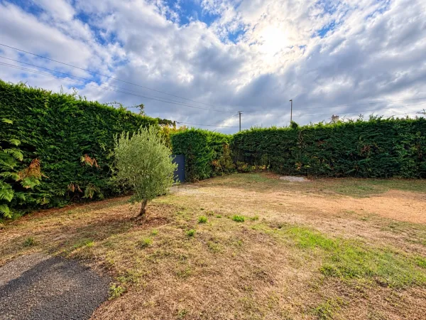 Terrain 180 m²