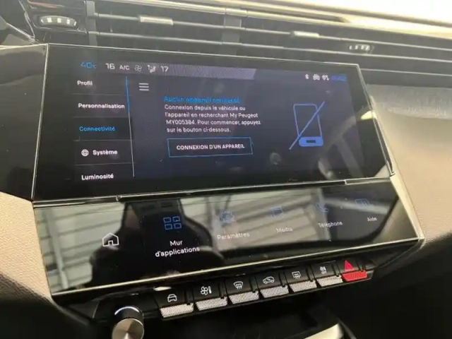 Peugeot 308 phev 180ch allure pack e-eat8 — photo 10