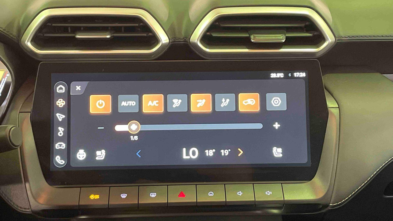 MG ZS 1.5 L Hybrid+ 197 ch — photo 19