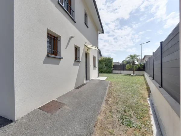 Maison Individuelle - 5 pièces - 105m² - Garage
