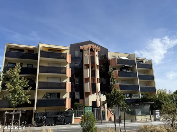 T2 BALCON PARKING a BORDEAUX CAUDERAN Stehelin