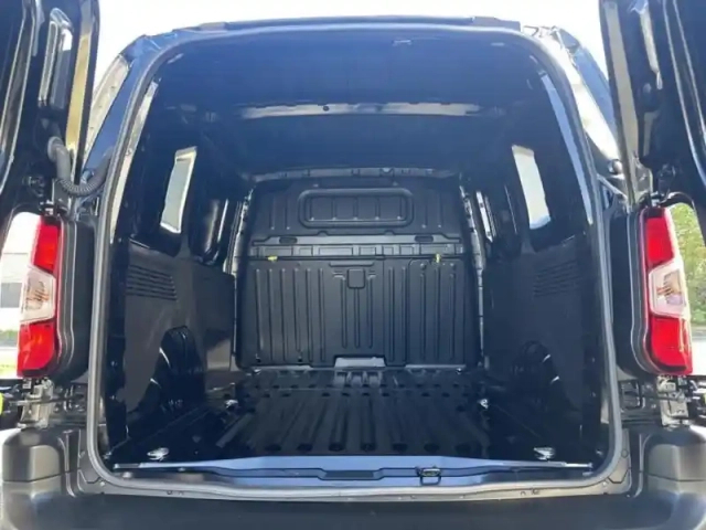 Opel Combo cargo m diesel 130ch automatique pack premium connect — photo 13