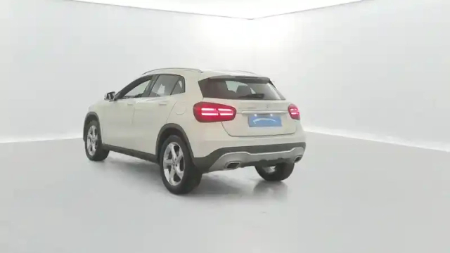 Mercedes Gla 180 d — photo 17