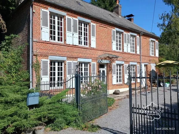 AISNE - LA NEUVILLE-HOUSSET Superbe maison de campagne avec