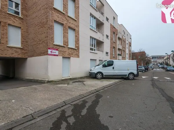 Parking Plaisir
