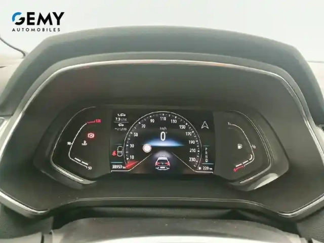Renault Captur tce 140 edc - 21 — photo 17