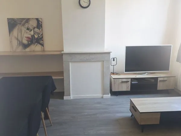 F2 meublé 40m2 + mezzanine place de la victoire