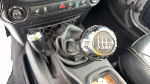 Jeep Wrangler 2.8 CRD 200 4WD - Sahara – 2015 – 84064 km – Diesel – Boîte Manuelle — photo 23