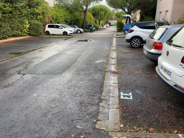 Parking 12 m²