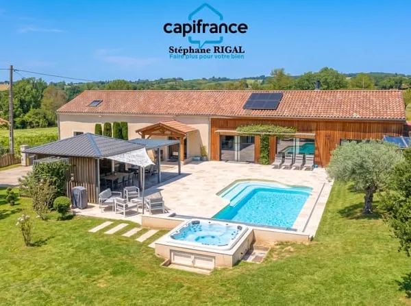 Propriete à vendre 7 pièces VILLENEUVE SUR LOT (47) de 229m2 habitables sur un terrain clos de 5965m