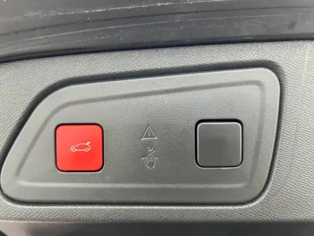 Citroën C5 Aircross hybride rechargeable 225 e-eat8 — photo 15