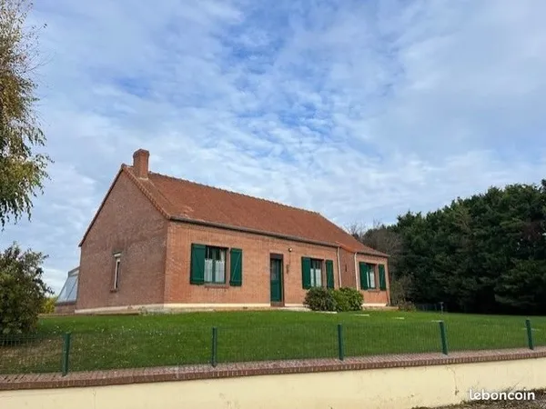 Maison individuelle - (avec terrain constructible)