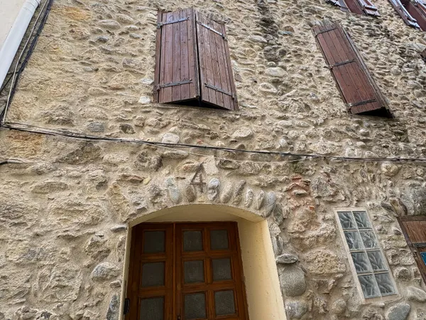 Immeuble de rapport 2 appartement, 2 studio QUILLAN 11500
