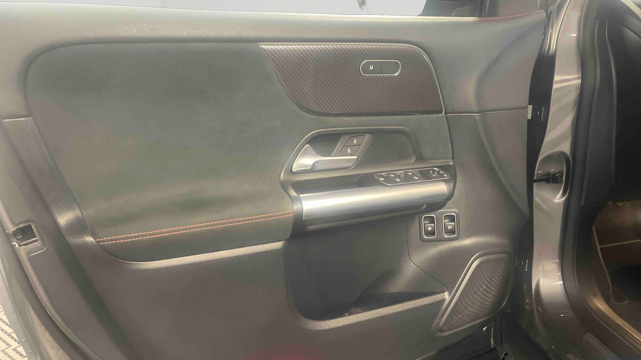 Mercedes GLA 250 e 8G-DCT — photo 14