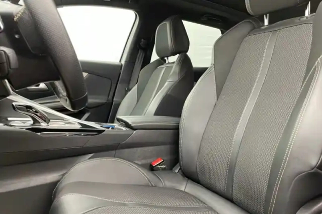 Peugeot 3008 puretech 130ch s&amp;s eat8 — photo 13