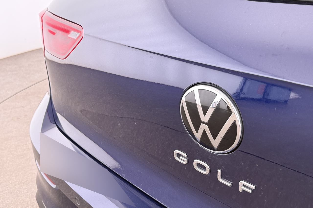 Volkswagen Golf 8 — photo 26