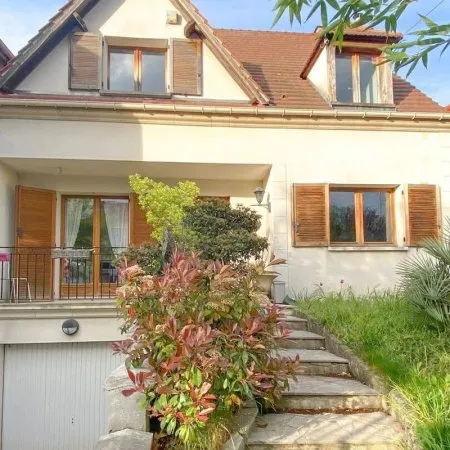 Maison 8 pièces 150 m²