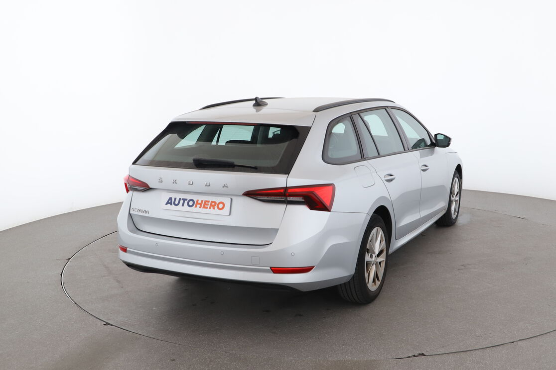 Skoda Octavia Combi 2.0 TDI Ambition DSG7 — photo 5