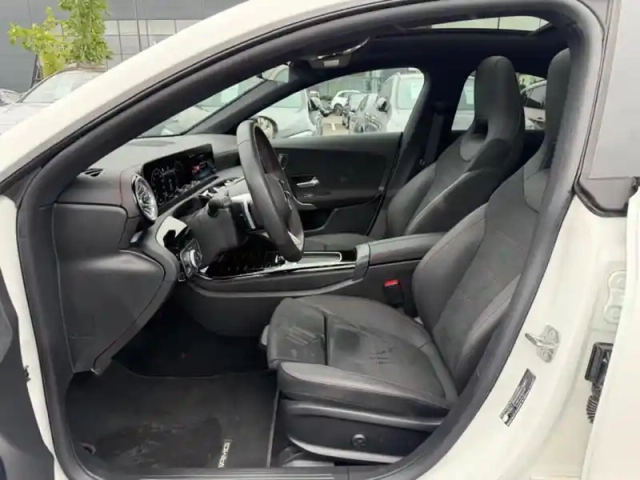 Mercedes Cla 200 d coupé amg line — photo 13