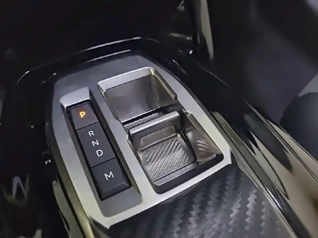 Peugeot 208 hybrid 110 e-dcs6 — photo 12