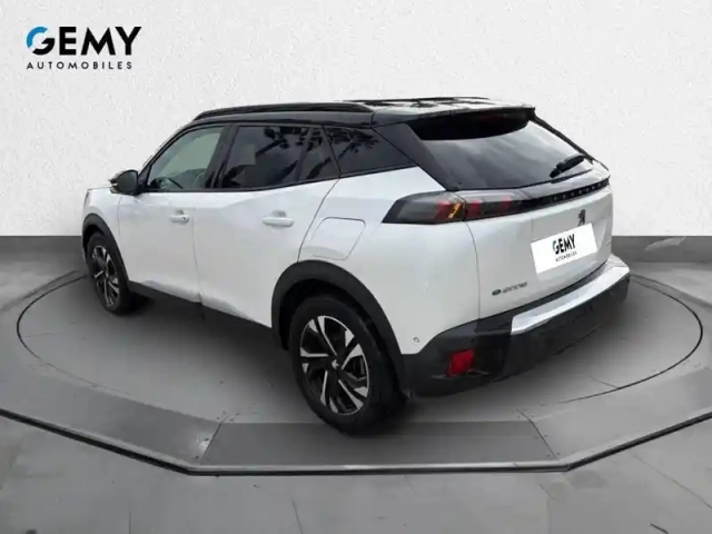 Peugeot 2008 electrique 136 ch — photo 7