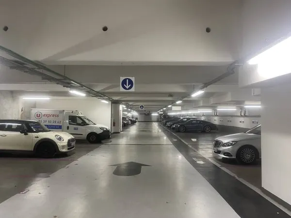 Parking 12 m²