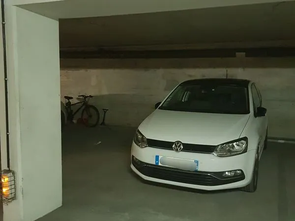 Place de parking en sous sol sécurisé