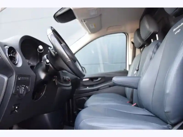 Mercedes Vito 114 cdi 4x4 fourgon compact — photo 11