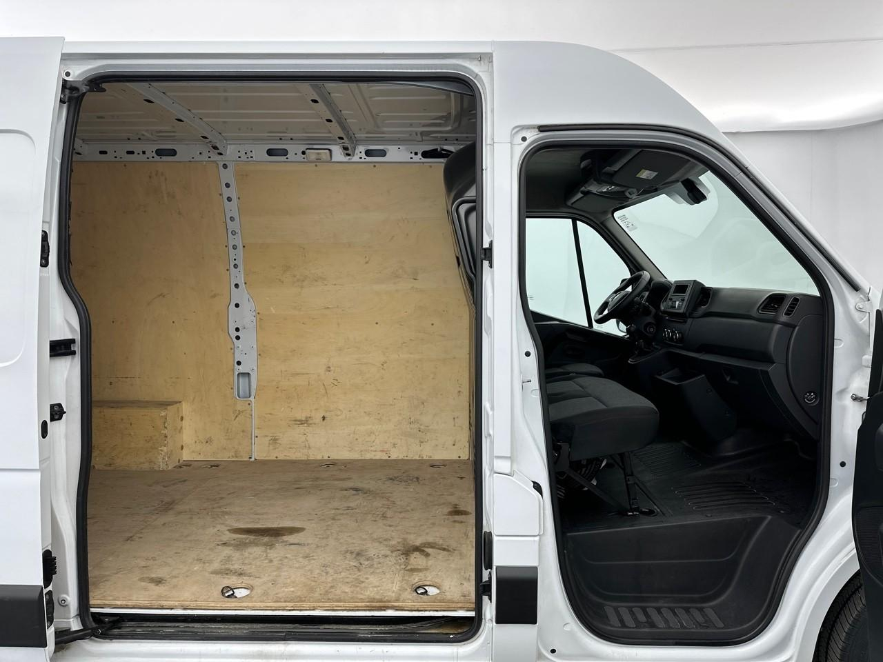 Renault Master fgn trac f3300 l2h2 blue dci 135 confort — photo 13