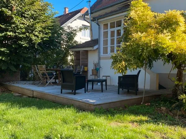 Maison de charme des années 30 avec jardin arboré et dépendance - Duttlenheim
