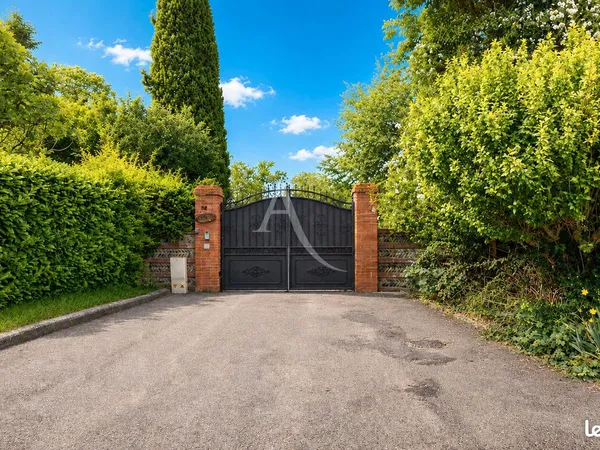 Terrain 700 m² MURET