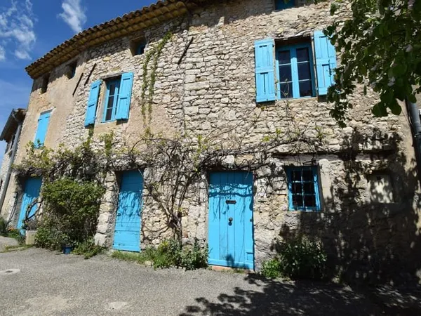 Maison de village, Saint-Trinit