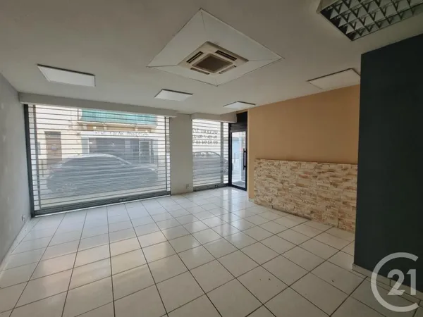 Local 1 pièce 47 m²