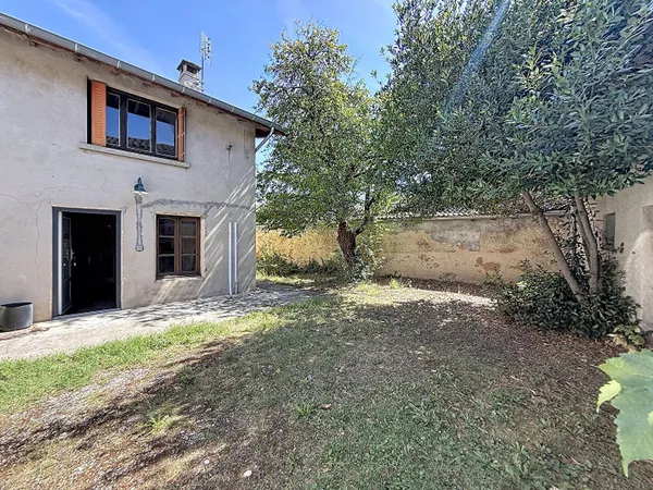Maison 110m2, 2 chambres, combles aménageables, dépendance, terrain 540m2
