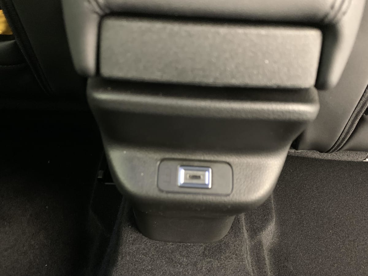 Jeep Avenger — photo 24