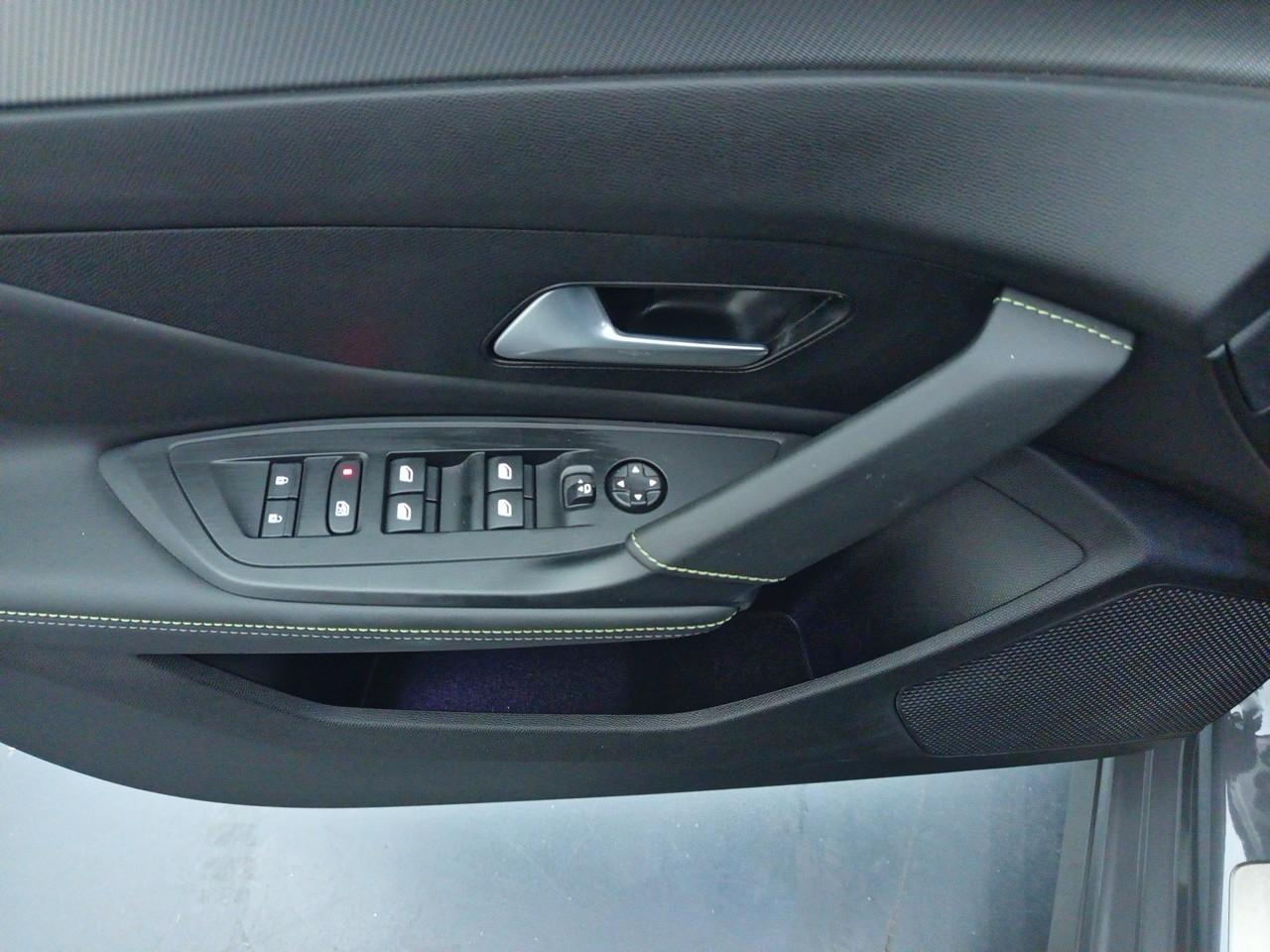 Peugeot 308 sw hybrid 136 e-dcs6 gt — photo 31